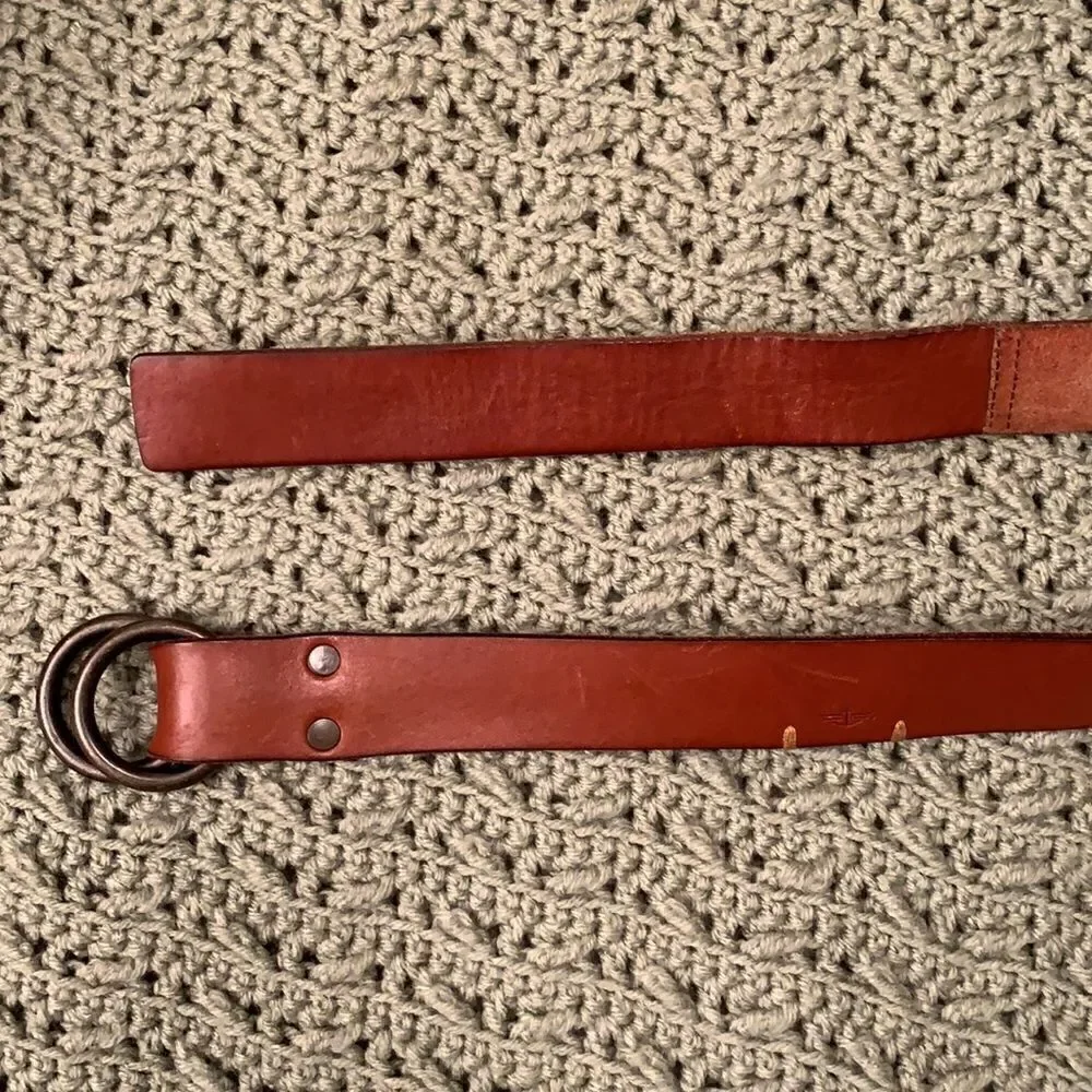 Docker’s Classic Leather Belt